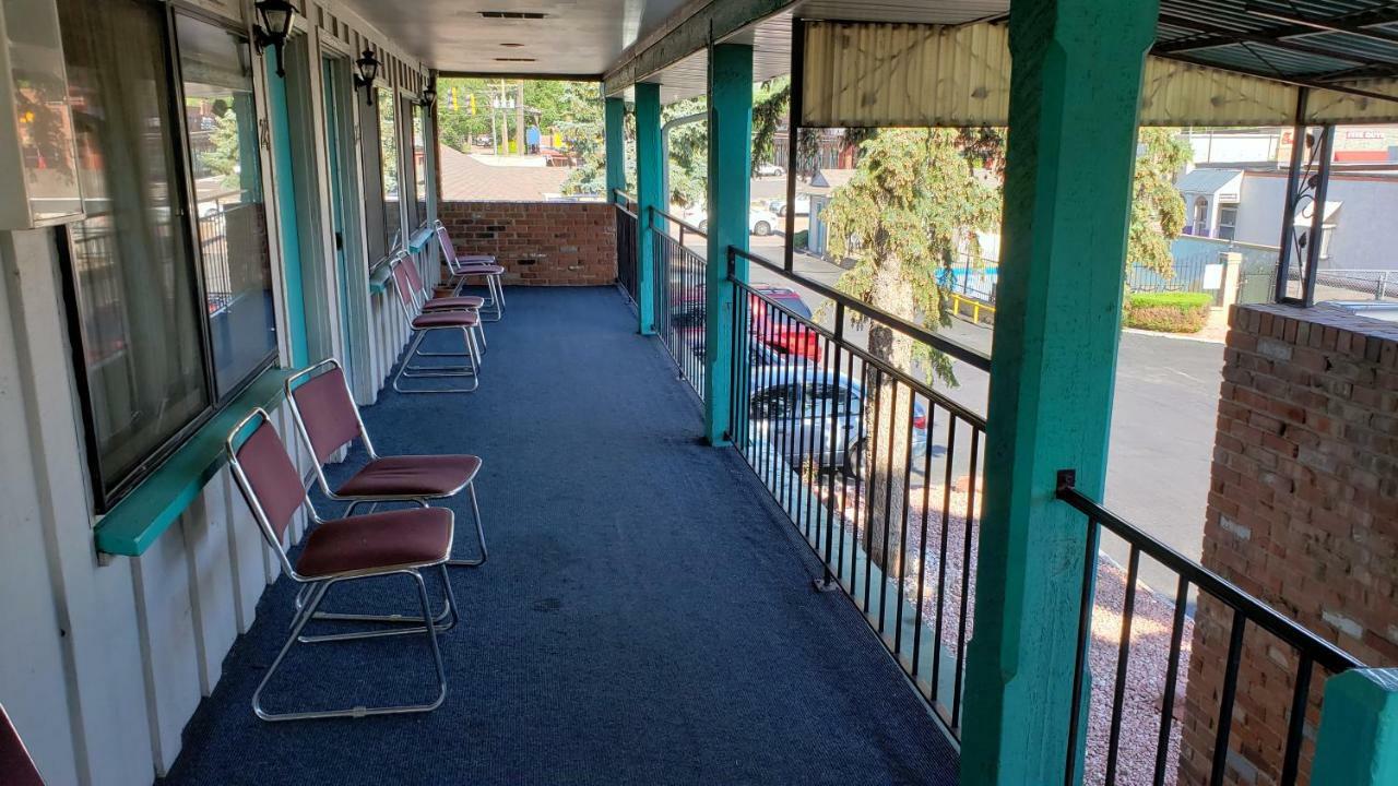Circle S Motel Colorado Springs Bagian luar foto