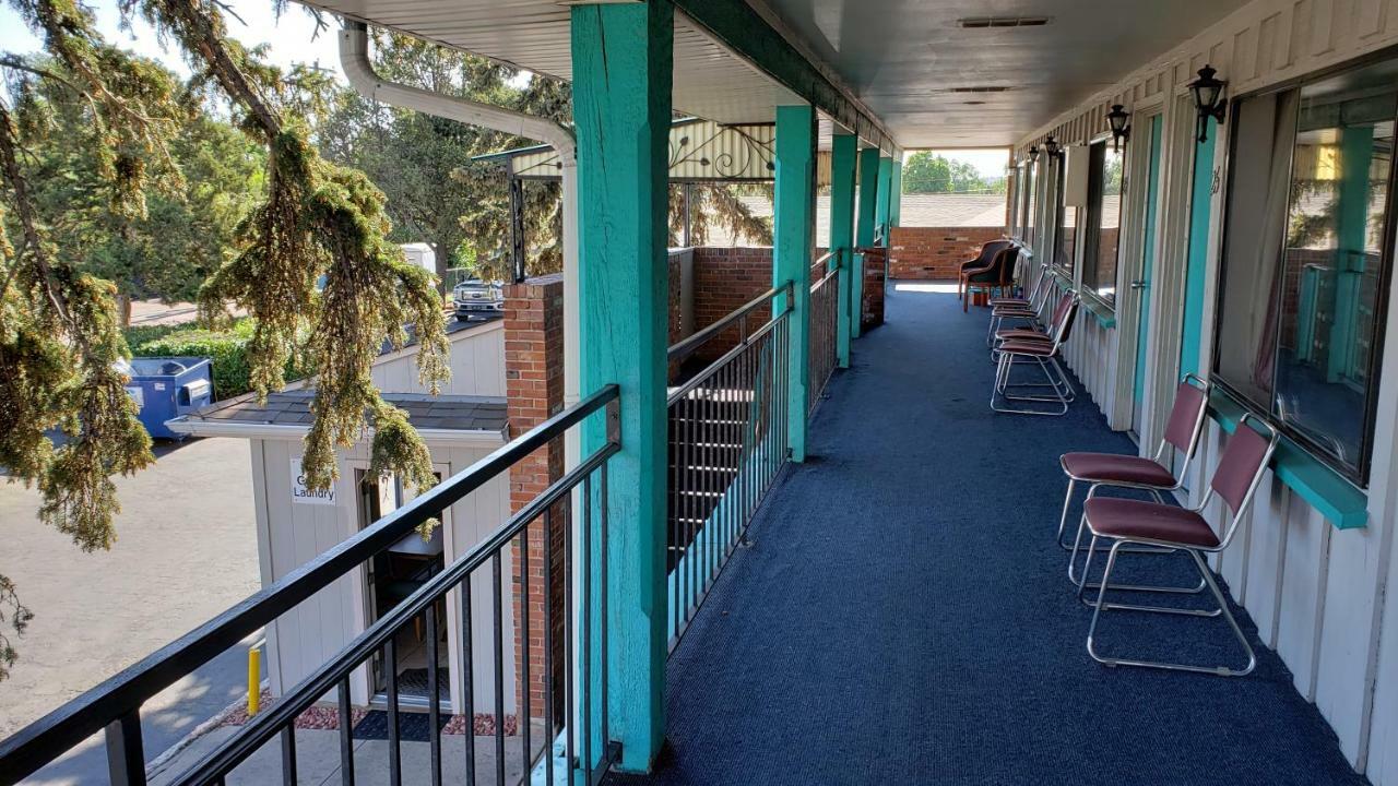 Circle S Motel Colorado Springs Bagian luar foto