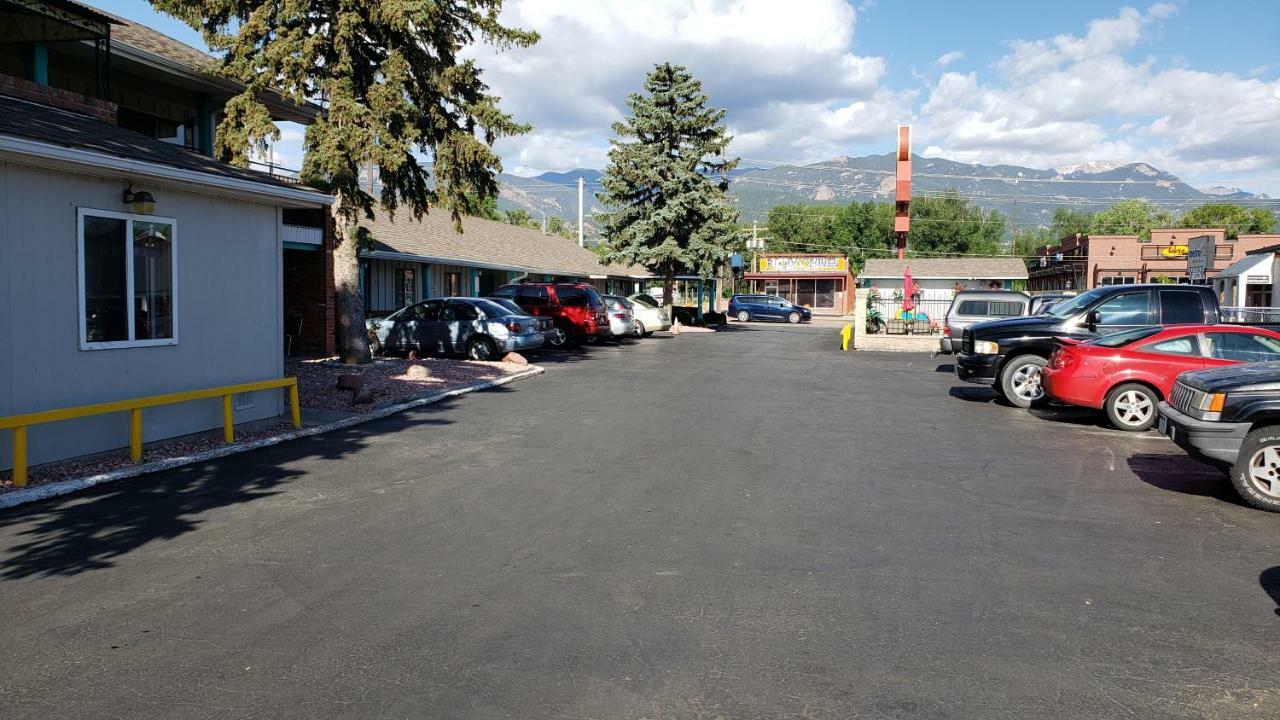 Circle S Motel Colorado Springs Bagian luar foto