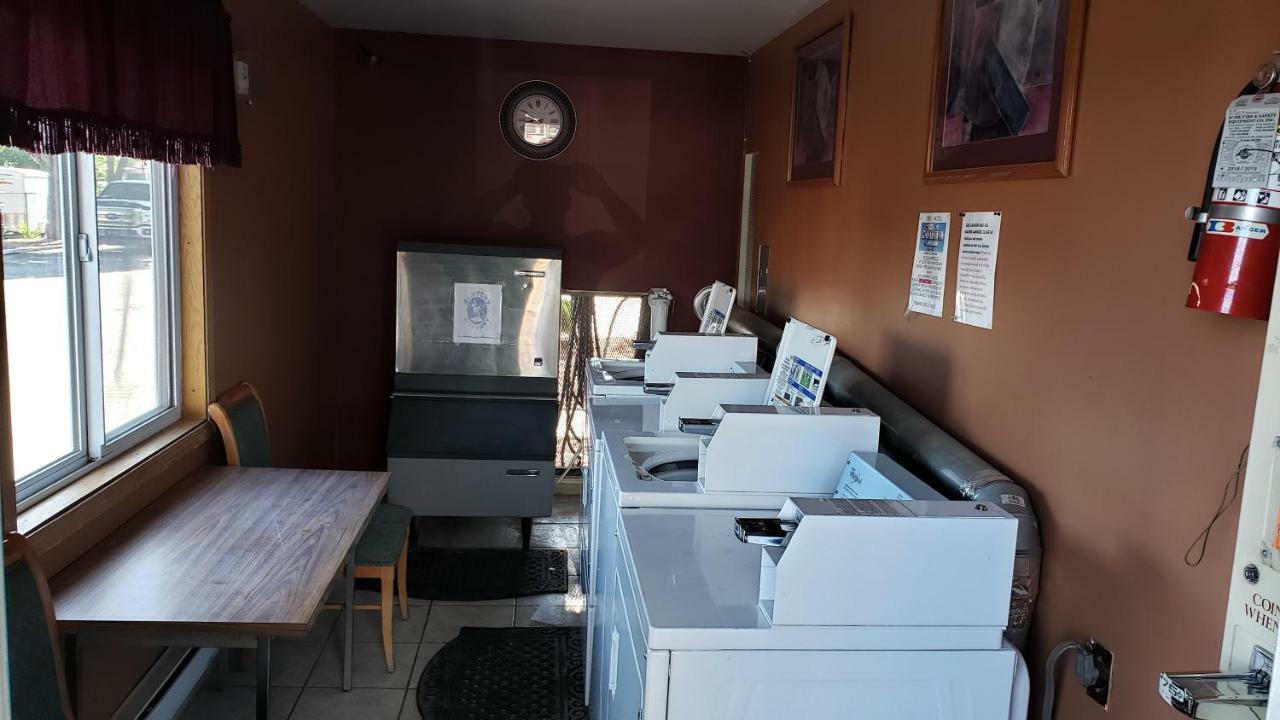 Circle S Motel Colorado Springs Bagian luar foto