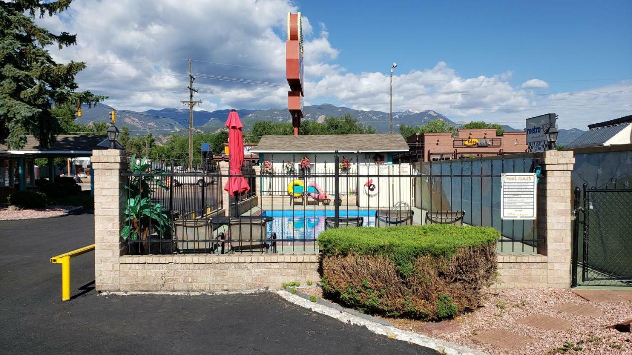 Circle S Motel Colorado Springs Bagian luar foto